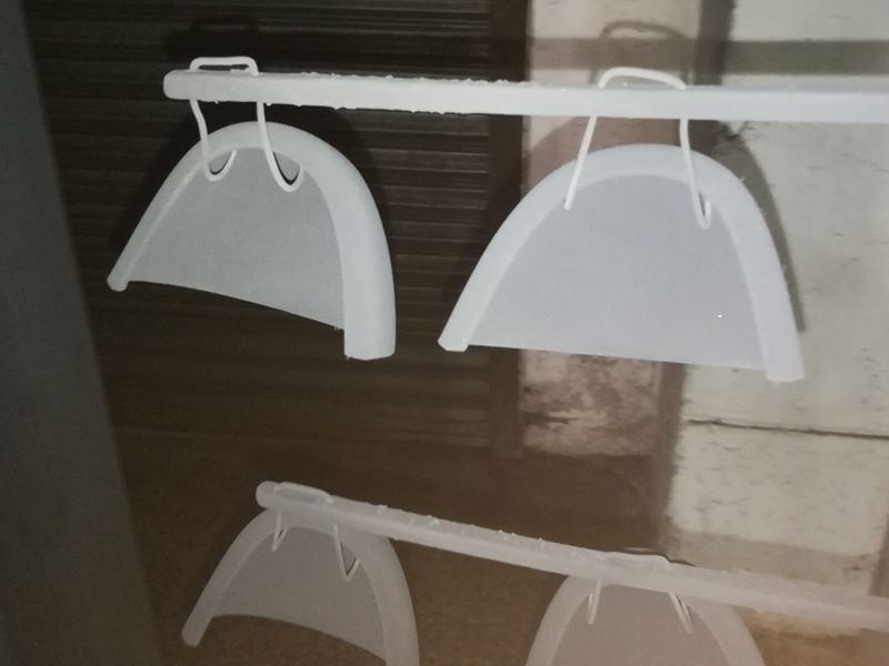 安全鞋鋼包頭自動(dòng)靜電噴粉涂裝線