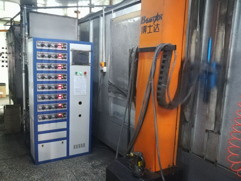 安全鞋鋼包頭自動(dòng)靜電噴粉涂裝線